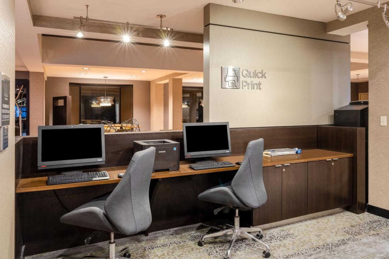 Отель Courtyard By Marriott Colorado Springs South Экстерьер фото