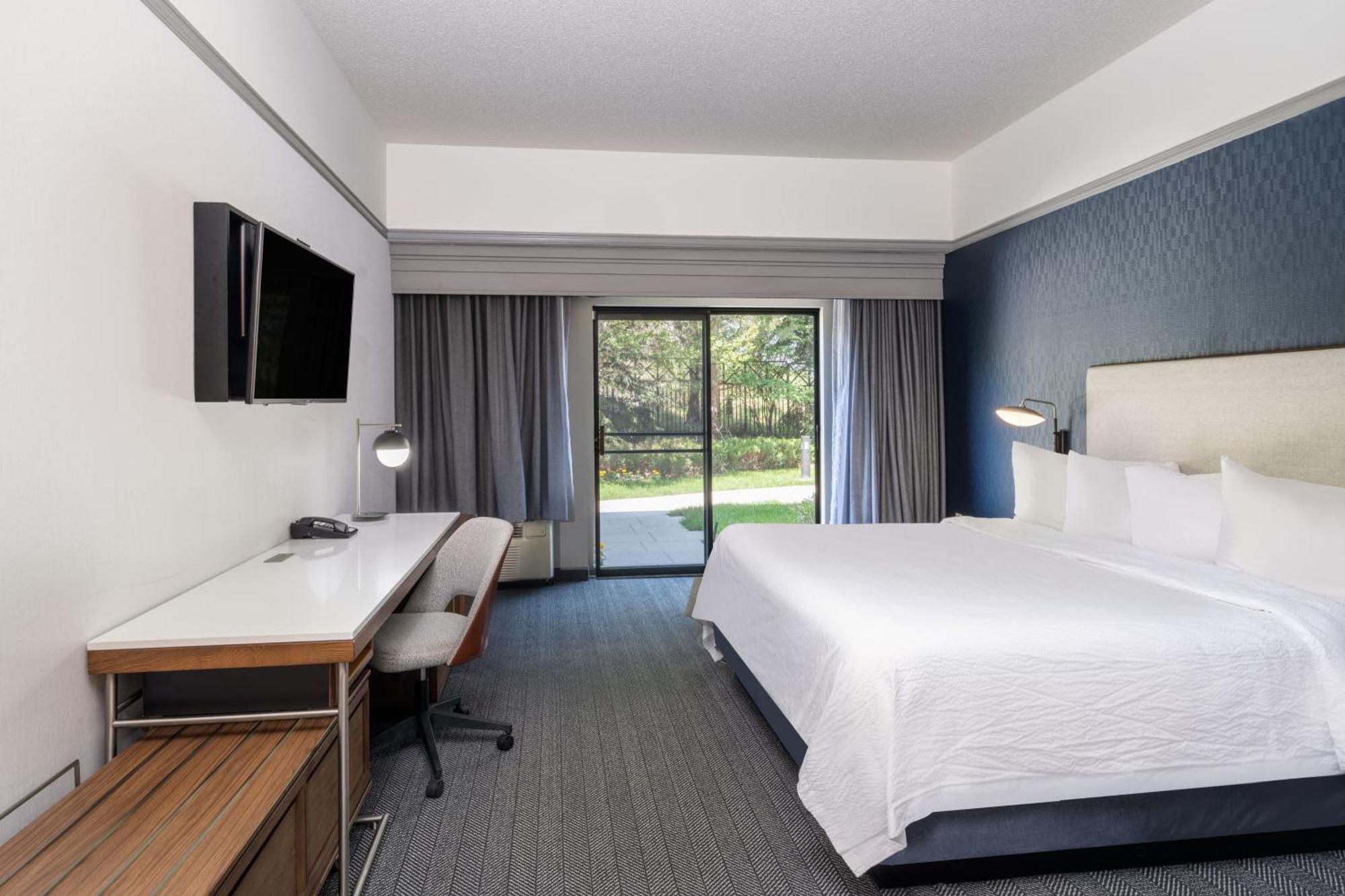 Отель Courtyard By Marriott Colorado Springs South Экстерьер фото